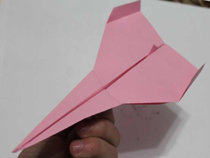 Como hacer un avión de papel facil